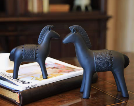 转卖现代创意简约家居装饰品小马摆件树脂工艺...