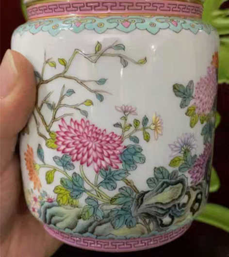 包邮溢珍堂菊花重工茶叶罐 感兴趣的话点“我...