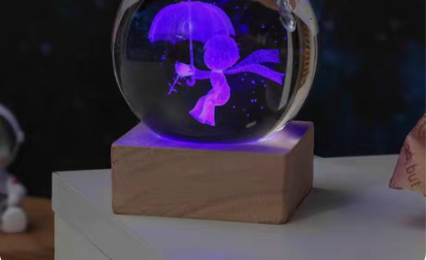 宇宙小夜灯摆件水晶球装饰品全新 感兴趣的话...