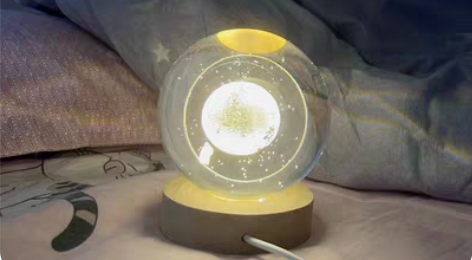 10r出全新水晶球灯 朋友送的 用不上，原...