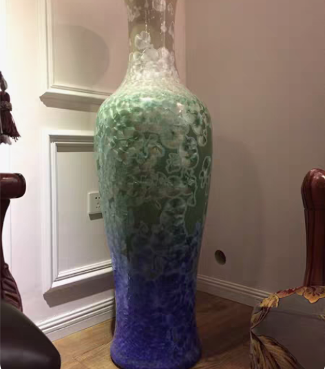 大花瓶，高度1.4米左右，完整无碰伤，要搬...