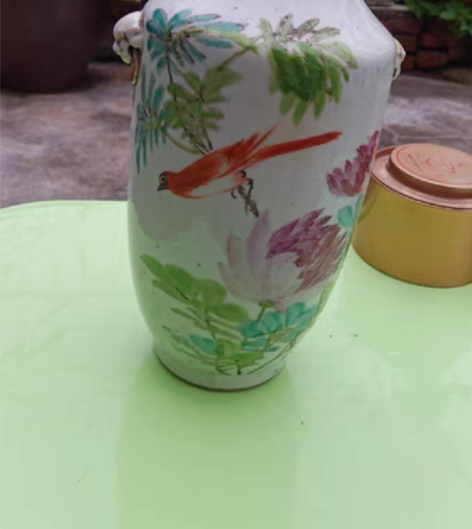 浅绛彩名家少山作的大件,带狮子头的少。不包...