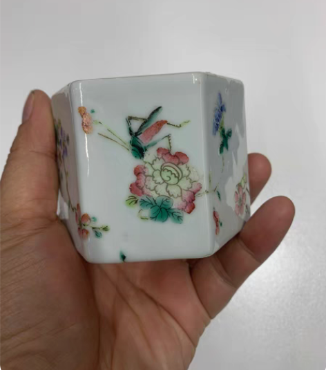 清中水孟，画工精美，文房佳品 感兴趣的话点...