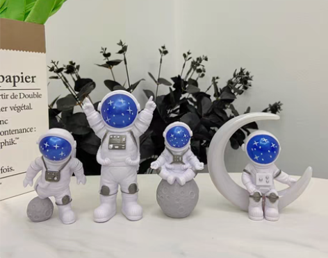 包邮【3个9.6元】宇航员车载摆件小太空人...