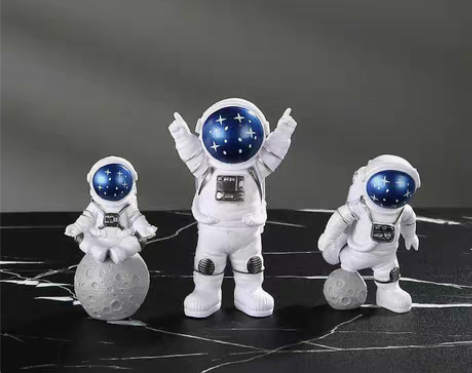 工厂倒闭，宇航员摆件小太空人模型汽车现代家...
