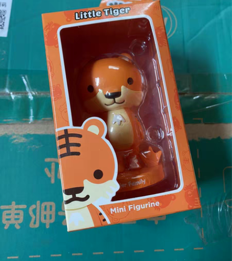 品牌小老虎摆件 底座可拆，有重量有质感的，...
