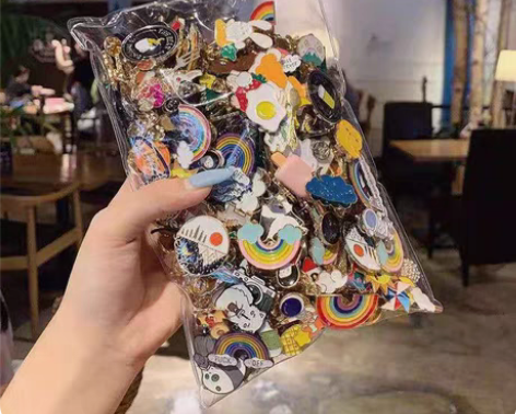 包邮【发20个】可爱的卡通胸针 多种款式 ...