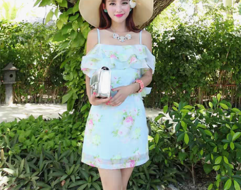 转卖泰国潮牌夏一字领露肩荷叶边吊带波西米亚...