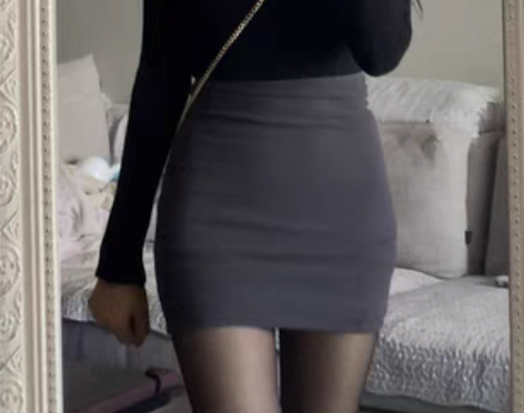 转卖enen 包臀短裙女弹力百搭紧身一步裙...