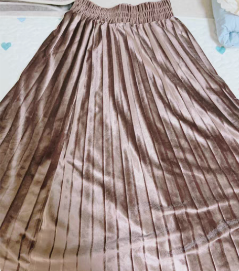包邮丝绒百褶裙 穿了一次 感兴趣的话点“我...
