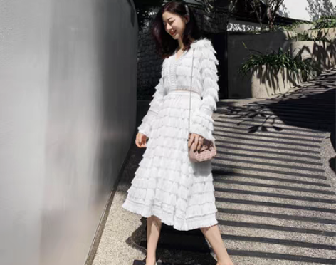 转卖春装2019款女装裙子 流苏喇叭袖高腰...