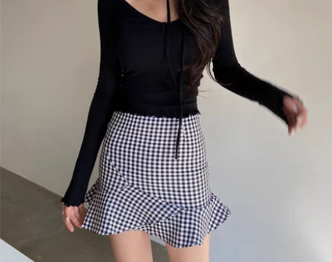 转卖格子鱼尾裙半身裙2018新款A字荷叶边...