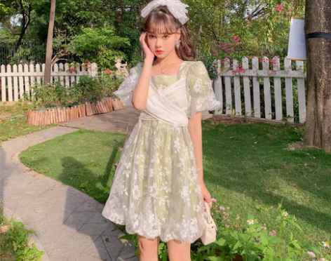 转卖琉璃の夏花崎鹿原创方领设计感连衣裙法式...