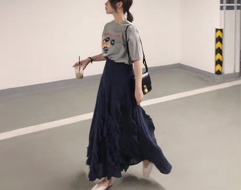 转卖藏青色设计感小众赫本风a字半身裙女夏季...