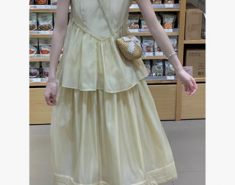 转卖别致绝美连衣裙女夏季2022新款公主风...