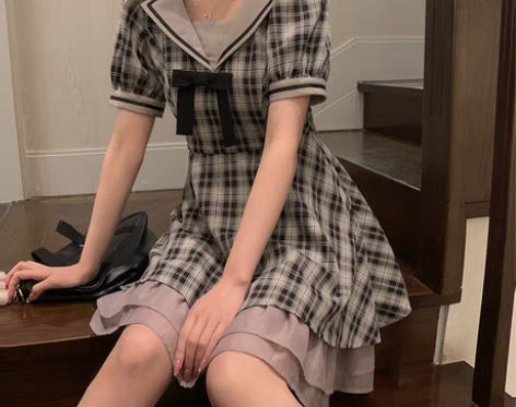 转卖梅子熟了学院风复古格纹连衣裙女春夏新款...