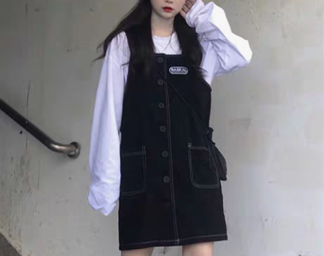 转卖韩国chic背带裙秋冬韩版复古学院风字...