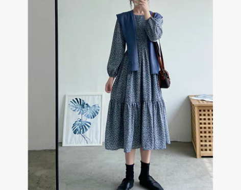 转卖新款蓝色碎花雪纺连衣裙配披肩秋装复古文...