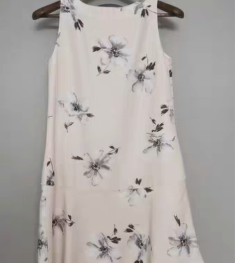 包邮粉色背心连衣裙 淘宝购入，霓虹国那边的...