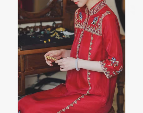 转卖复古日记金风玉露丨裙子女秋冬民族风配色...