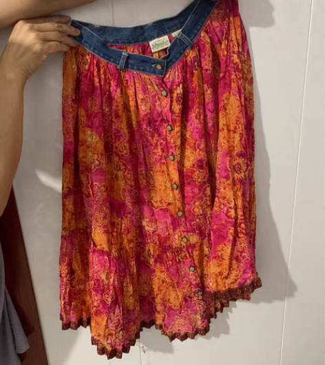 包邮不议价！民族风裙子，实体店购买，面料很...