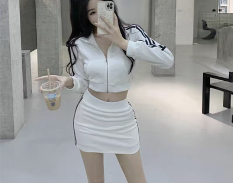 转卖2022秋冬休闲运动风设计感三条杠长袖...