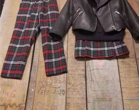 转卖卷卷家中性风帅气机车皮衣+羊毛真皮皮扣...