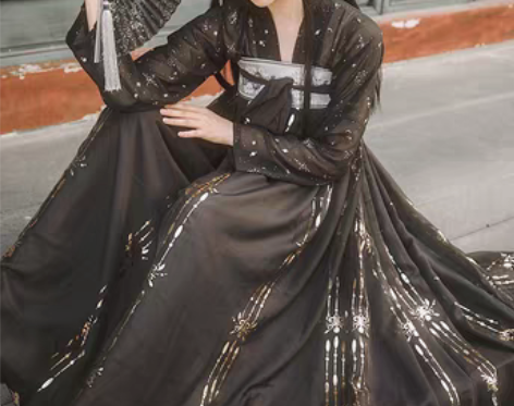 转卖墨子研 民族装舞台装 去横店玩时买的，...