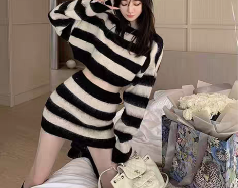 转卖水貂绒毛衣套装两件套上衣短裙奶糯风秋冬...