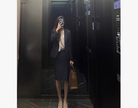 转卖早秋搭配轻熟风女装通勤御姐范OL套装职...