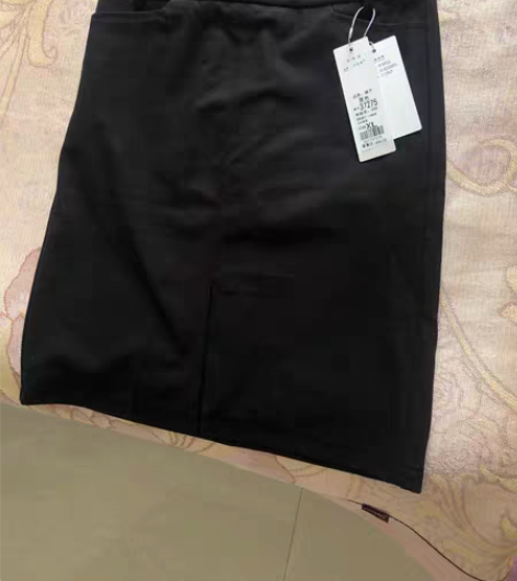 包邮全新，半裙，呆吊牌，我穿有点肥了，转，...