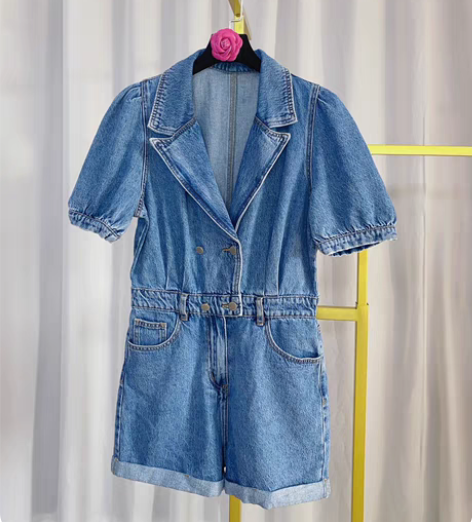 牛仔连体裤 软牛仔的 很好看样衣 适合小码...