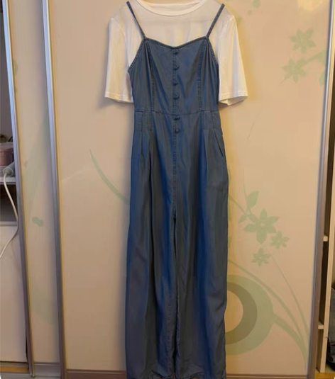 连体裤，本人160、94斤，25出，不包邮...