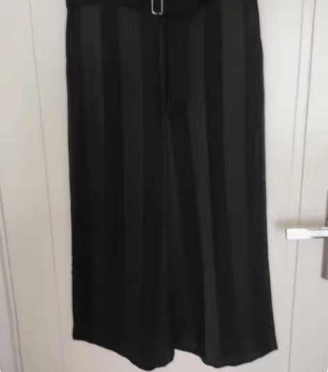 包邮黑色竖纹女式阔腿九分裤，几乎全新， 感...