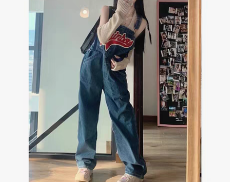 转卖潮牌刺绣背带牛仔裤女夏小众显瘦高腰美式...