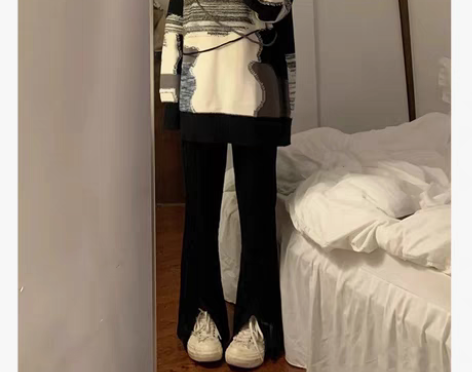 转卖黑色微喇开叉牛仔裤女2023年春季新款...