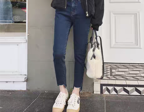 转卖YESWOMEN 女士牛仔裤 感兴趣的...