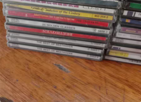 出CD片40張，價格1000元，郵費到付，...