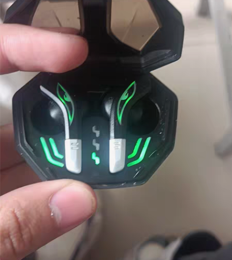 #游戏耳机 ，二手游戏蓝牙耳机，不想要了 ...