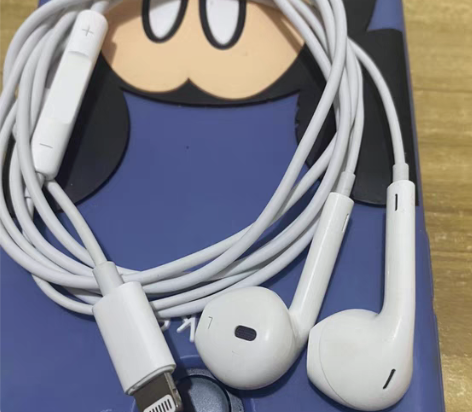 包邮个人闲置两条苹果扁头耳机，不需要连接，...