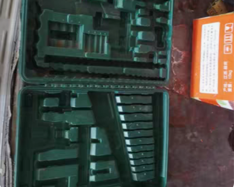 转卖120件套工具箱，全新没使用过，外观轻...