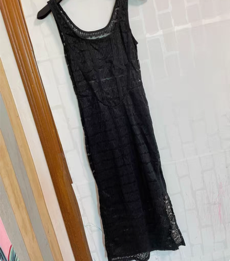 全新包邮蕾丝开叉背心长裙女 裙长107 胸...