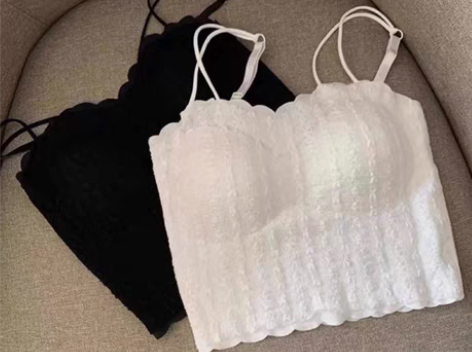 包邮出全新闲置背心，有带垫的，均码的喜欢的...