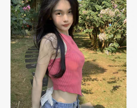 转卖设计感小众挂脖不规则露脐短款无袖上衣外...