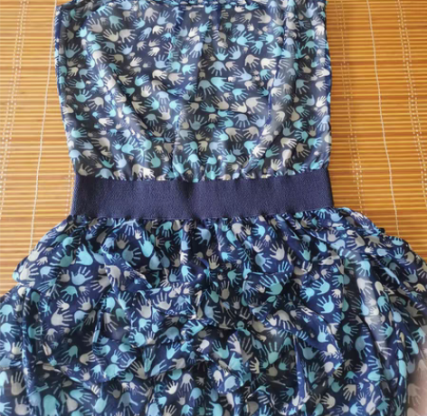 包邮朝花夕拾专卖店买的荷叶边短裙，只穿过一...