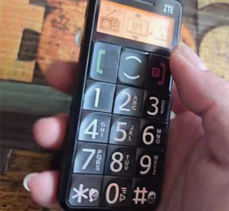 中兴s302，打接正常，机码一致，按键正常...