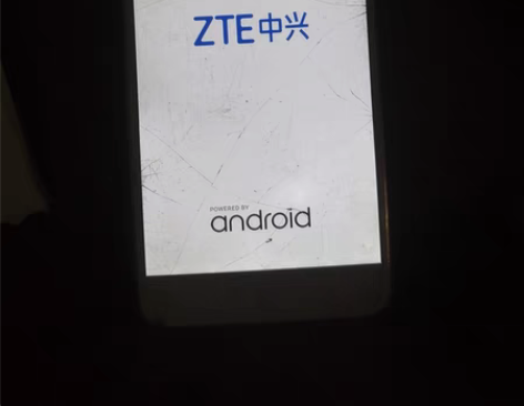 包邮中兴手机能开机，屏幕坏 感兴趣的话点“...