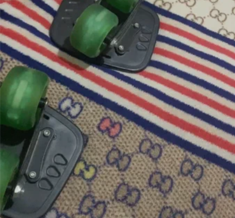 漂移板九成新（包邮）磨砂板面防滑，滑行省力...