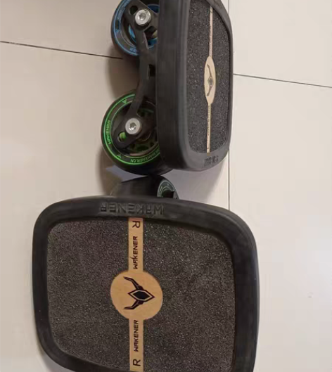 全新出，孩子要买，买来后不会玩，买时八百多...