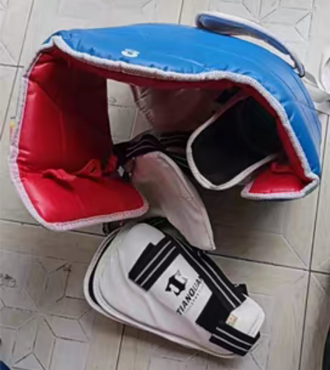 跆拳道护膝护胸的 感兴趣的话点“我想要”和...